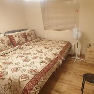 london-luxury-3-bedroom-2-bathrooms-flat-1-min-to.cambridgehotelsuk.com/